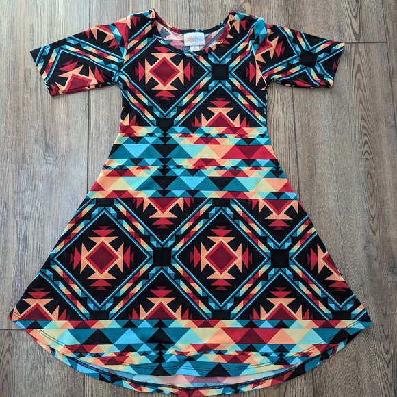 Beautiful and Vibrant Twirl Dress - Lularoe Size 6 - Picture 1 of 2
